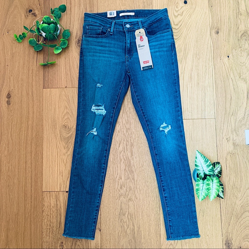 Levi’s 711 Skinny Mid Rise 6 Medium W28 L30